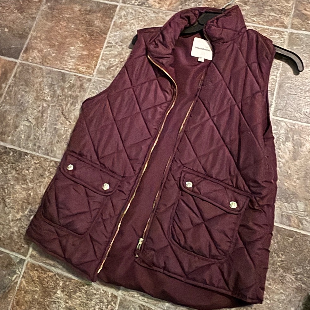 Pleated vest